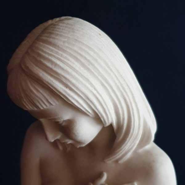 Statuette féminine