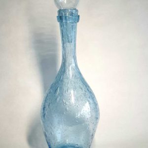 carafe en verre bleu avec des motifs bulles DEFI - ELAN - I.C.I