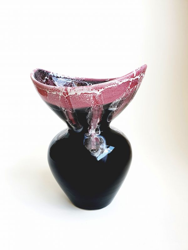 Vase Fat Lava rose/noir de VALLAURIS